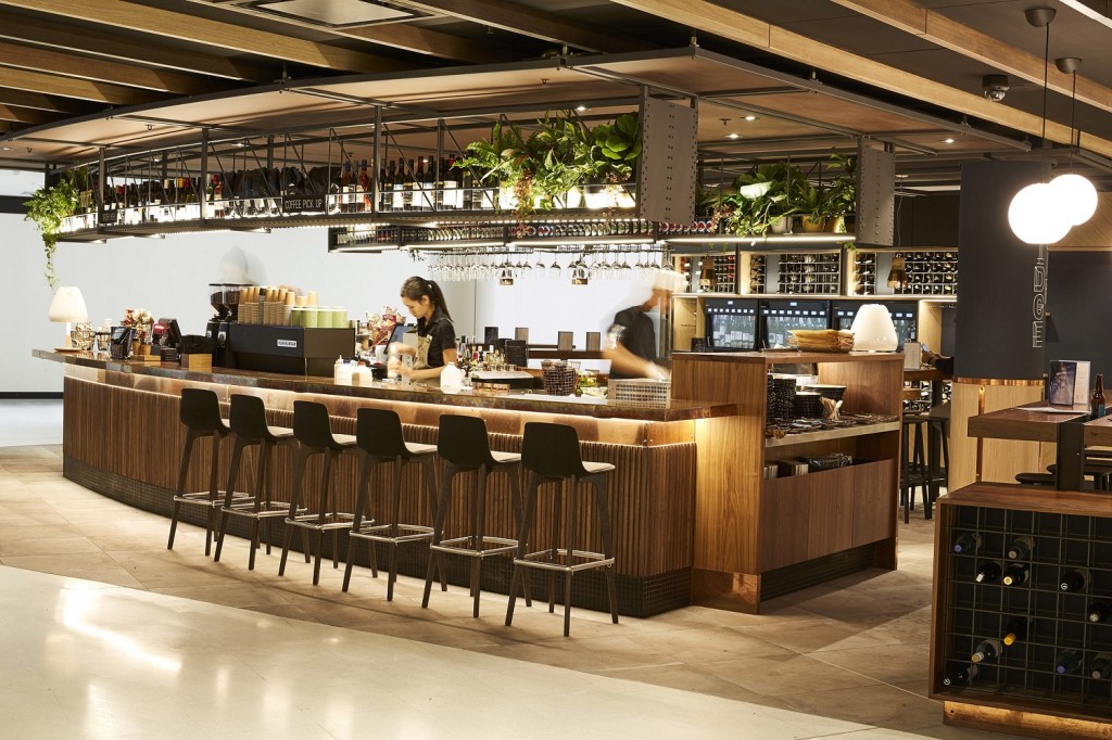 Sydney Airport T1 Heinemann Tax & Duty Free - Bridge Bar
