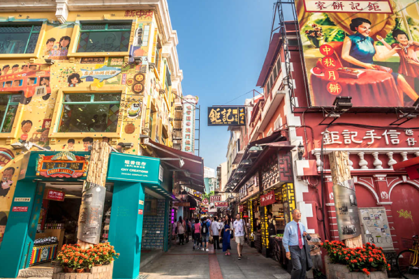stepout-in-the-food-streets-of-taipa-village